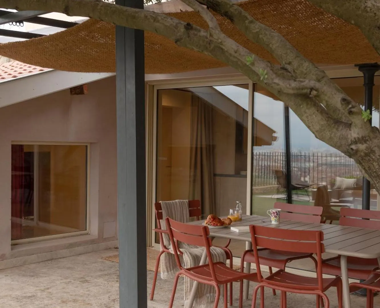 Mihotel Le Gourguillon Lyon France