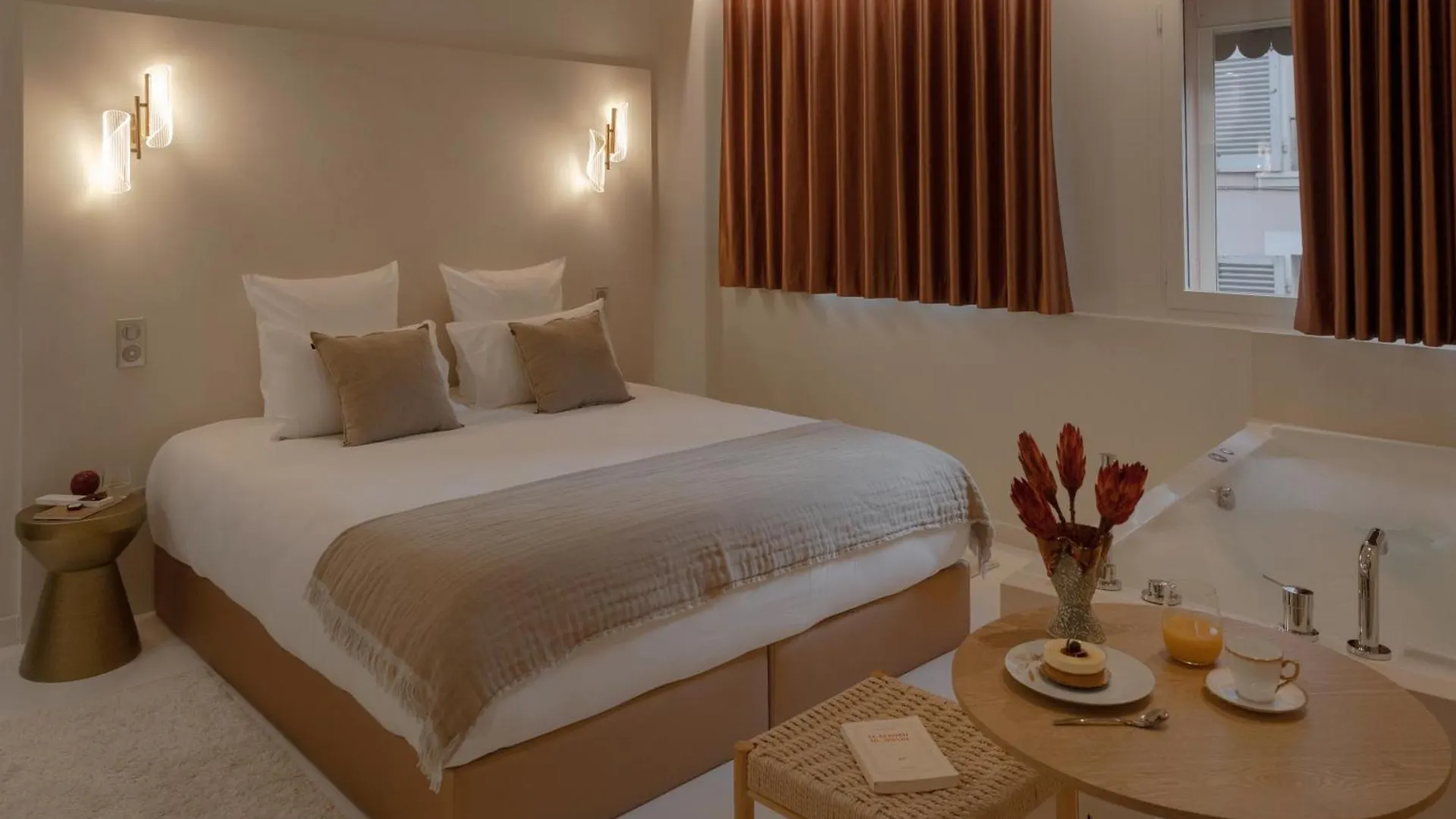 Mihotel Le Gourguillon Lyon France