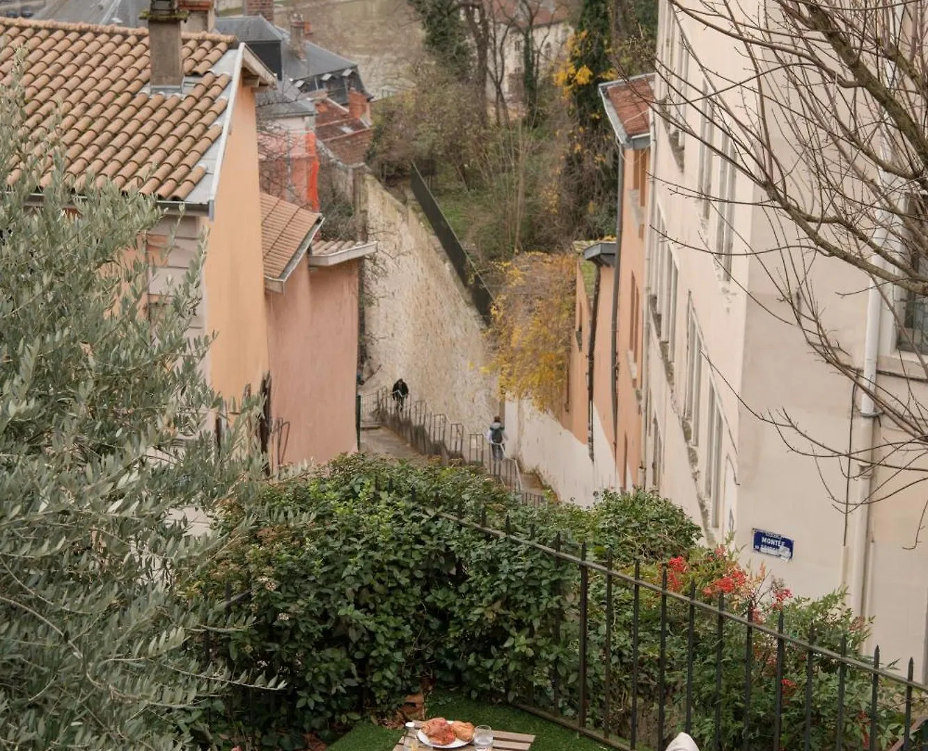 Mihotel Le Gourguillon Lyon 2*,
