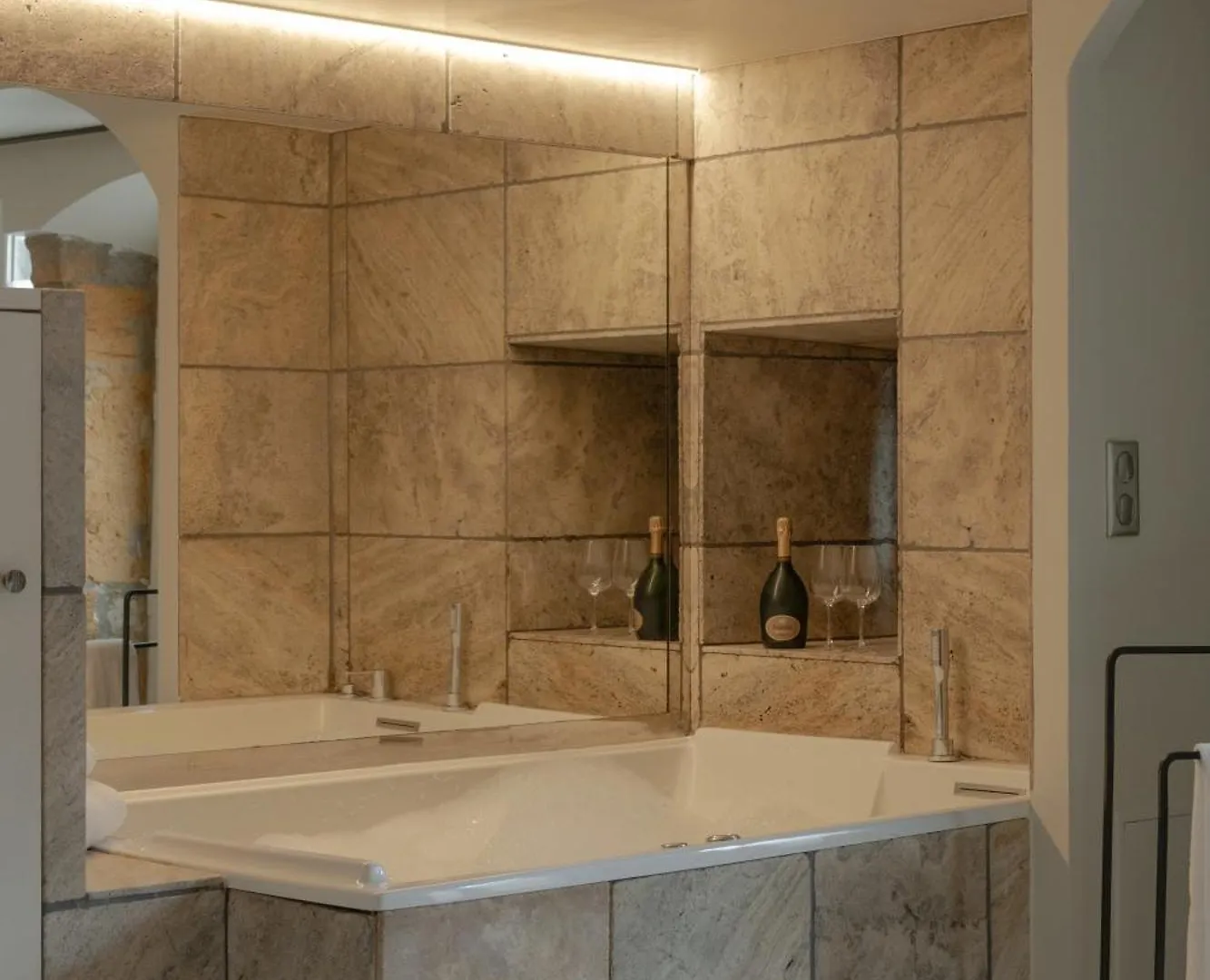 Mihotel Le Gourguillon Lyon