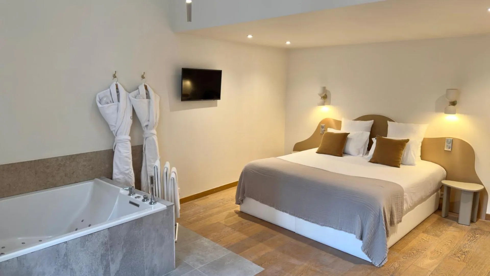 Mihotel Le Gourguillon Lyon 2*,  France