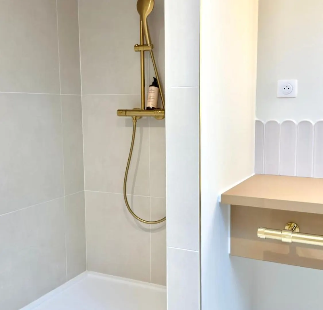 ** Hotel Mihotel Le Gourguillon Lyon France