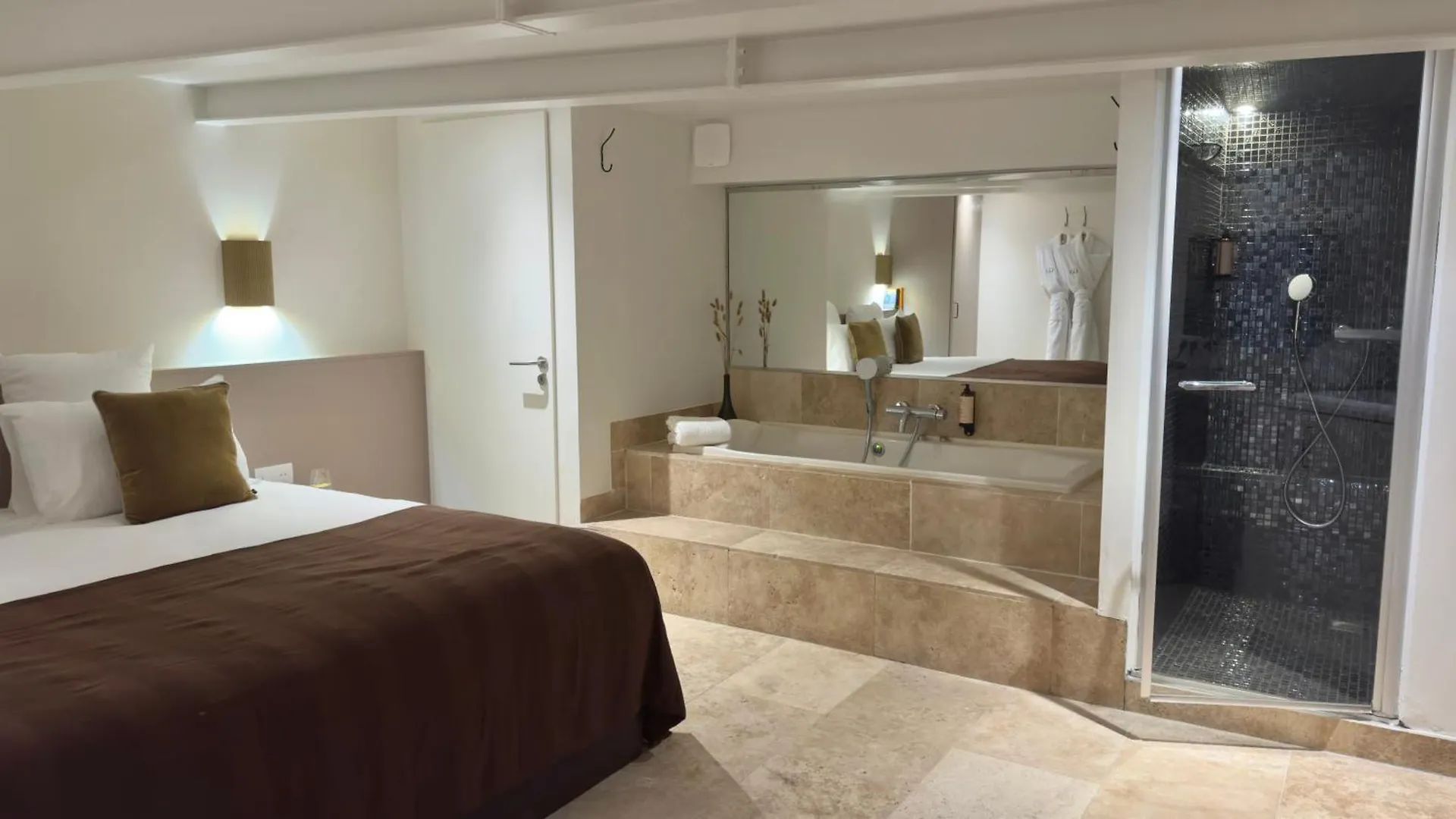 Mihotel Le Gourguillon Lyon 2*,  France