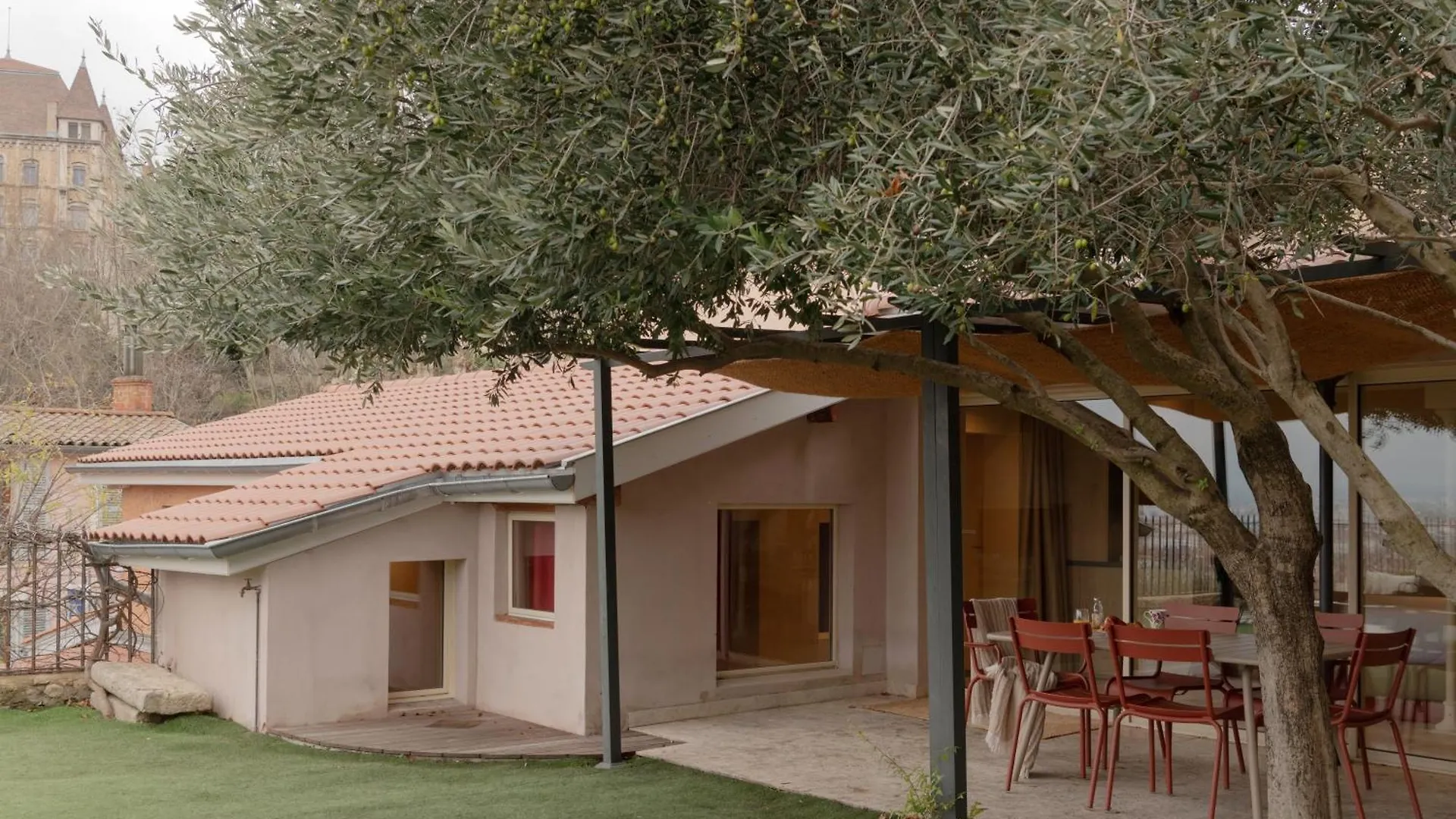 Mihotel Le Gourguillon Lyon 2*,