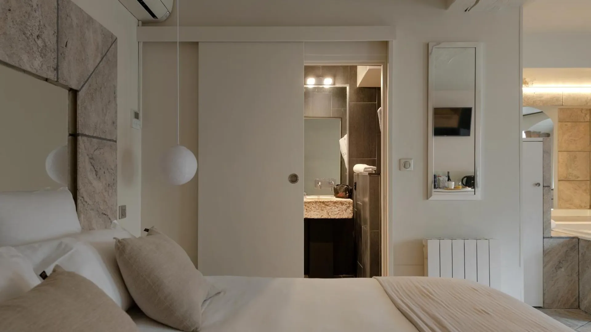 Mihotel Le Gourguillon Lyon 2*,  France