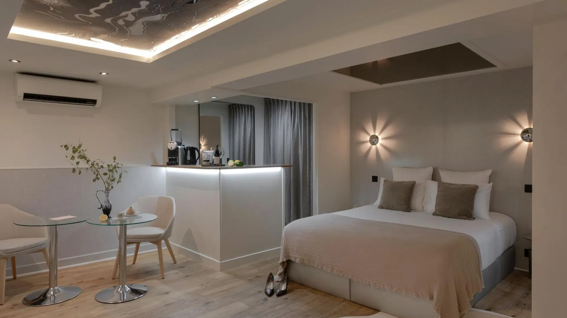 Mihotel Le Gourguillon Lyon France