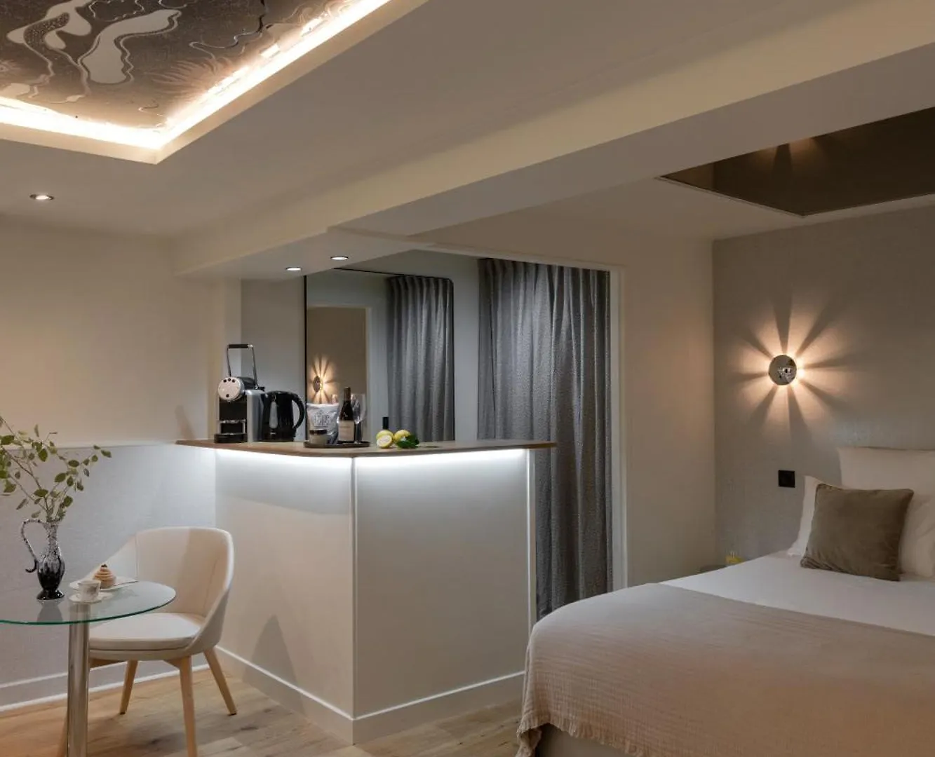 Mihotel Le Gourguillon Lyon 2*,