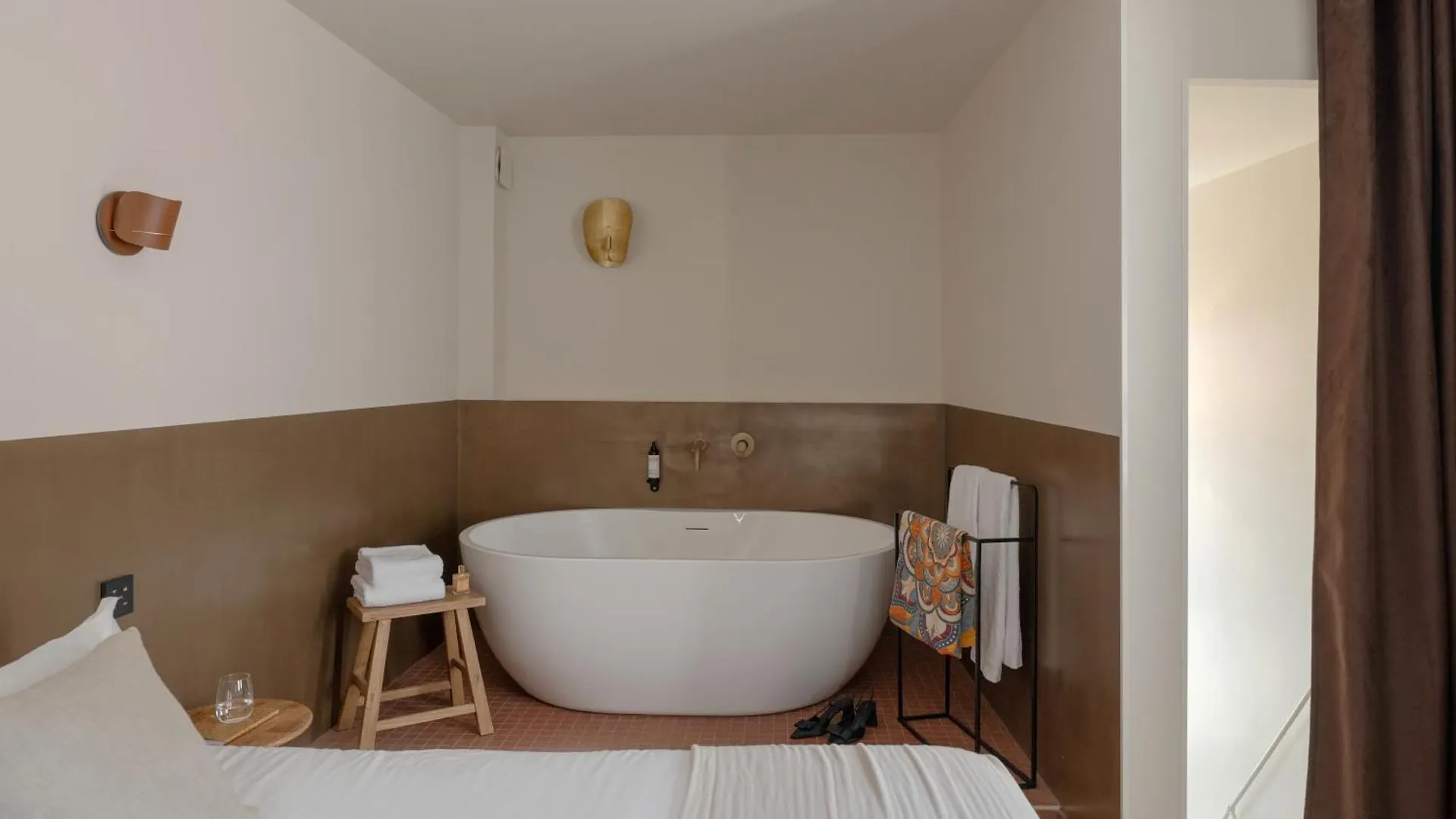 Mihotel Le Gourguillon location